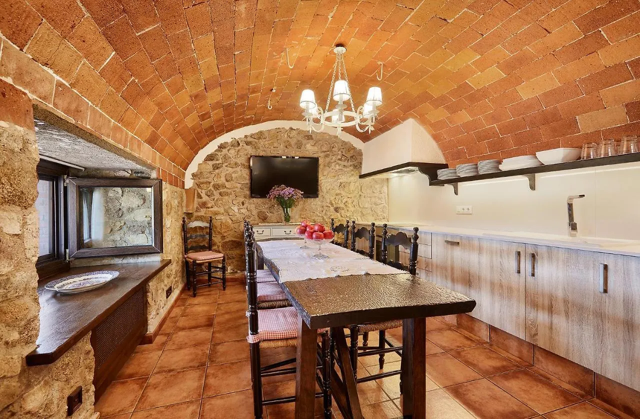 Cal Bisbe, Your Rural Holiday Home Capmany