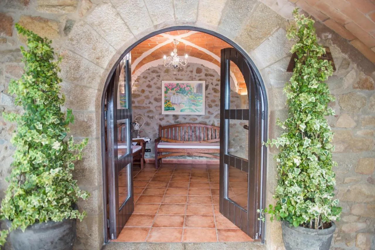 Cal Bisbe, Your Rural Holiday Home Capmany